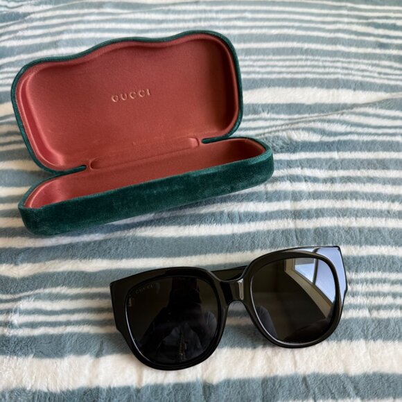 Gucci GG0142SA Black Square Large Sunglasses - Picture 1 of 9